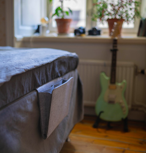 Storage bag, laptop bag in felt material for bedroom.