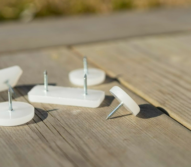 Møbelglidere, søm på stoleglidere